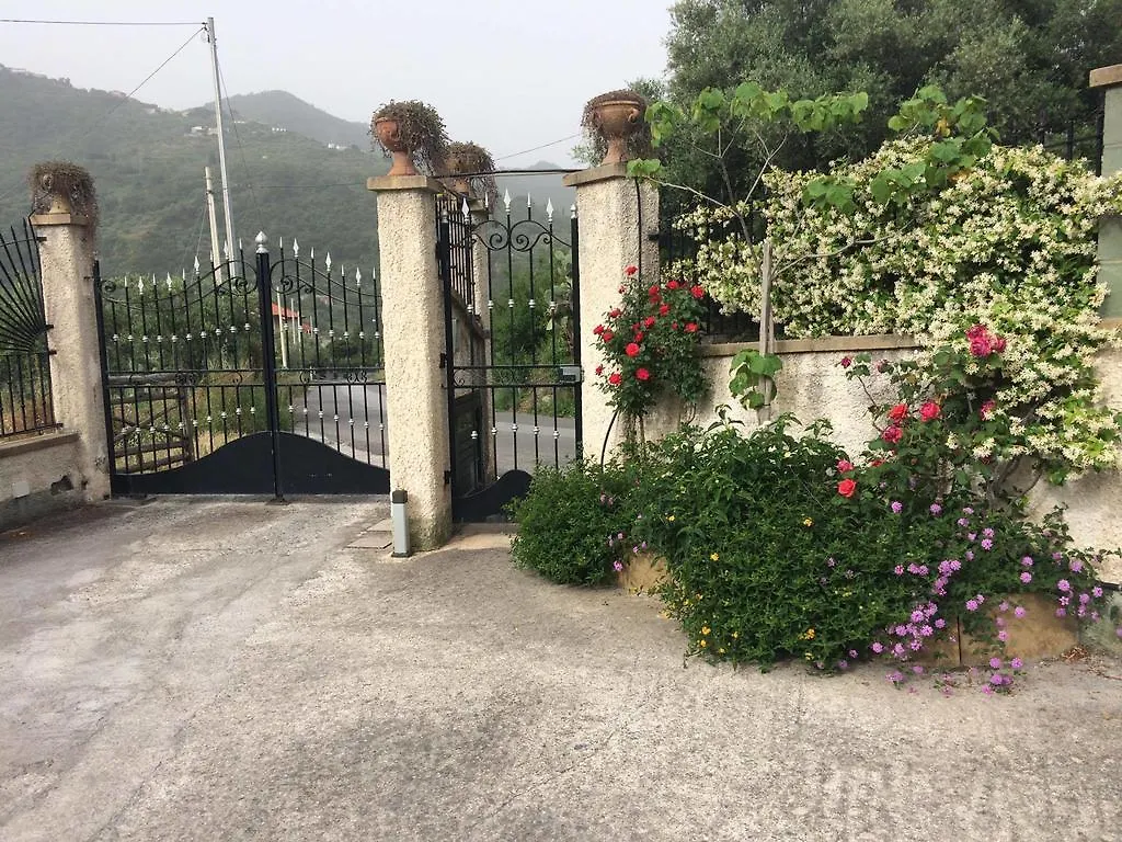 Villafiorita Gioiosa Marea 0*,  Italia