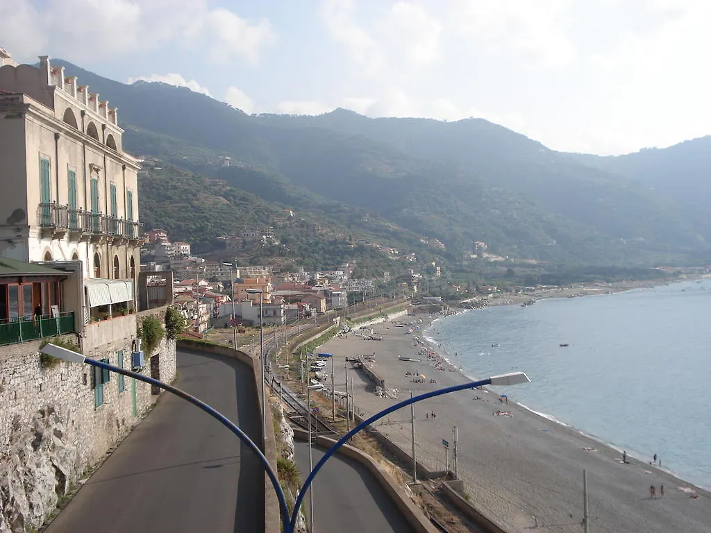 Appartamento Villafiorita Gioiosa Marea Italia